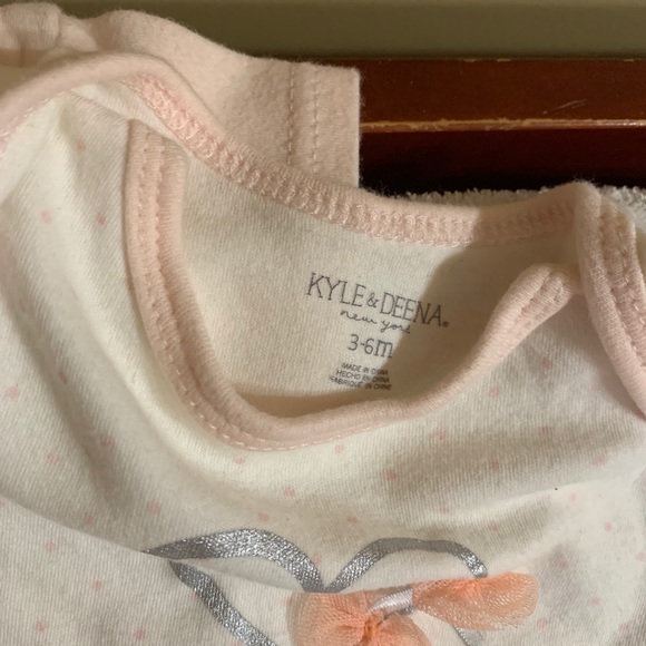 NEW K&D Set of Baby Girl Bodysuits Onesie - Picture 3 of 3